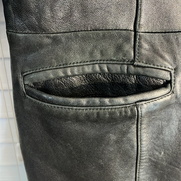 Gallery 100% Genuine Leather Women’s Blazer/Jacket. Size Large. - Picture 4 of 12